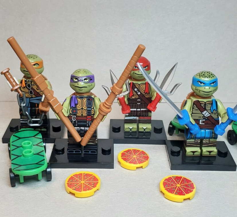 4 Custom Lego Teenage Mutant Ninja Turtles Minifigures Raph, Leo, Mikey, Donnie