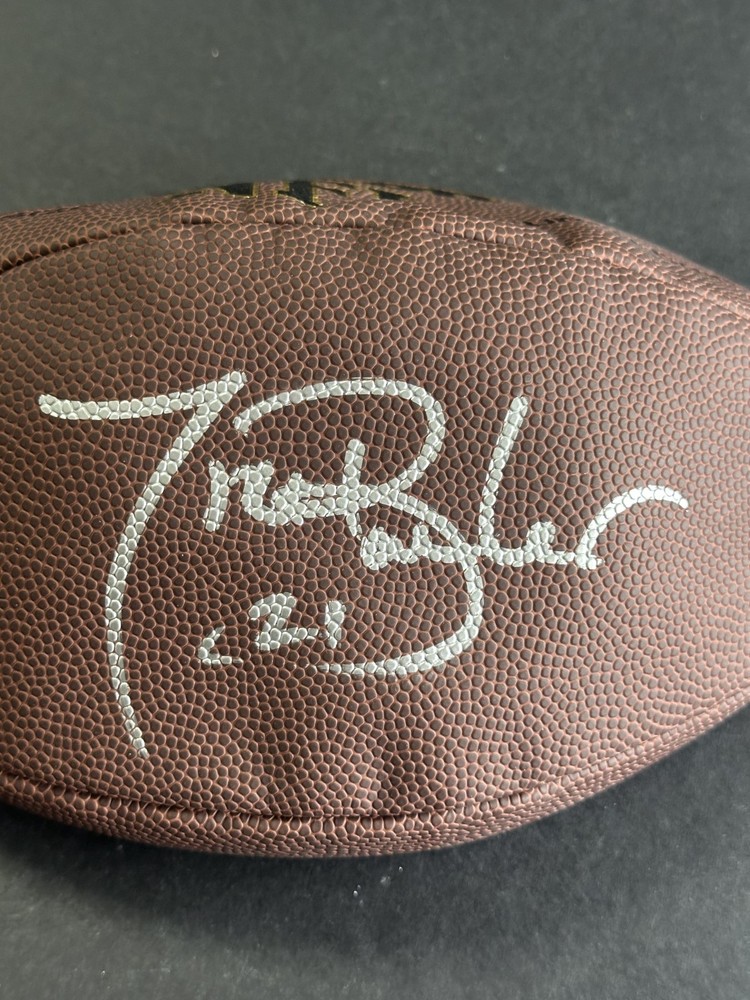 Tiki Barber New York Giants Signed Wilson NFL Football AUTO BAS BeckettPROBSTEIN is actively accepting consignments !!
