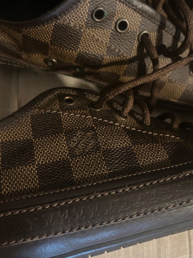 louis vuitton shoes men 9.5 normal wear and tear in the back of the shoes.