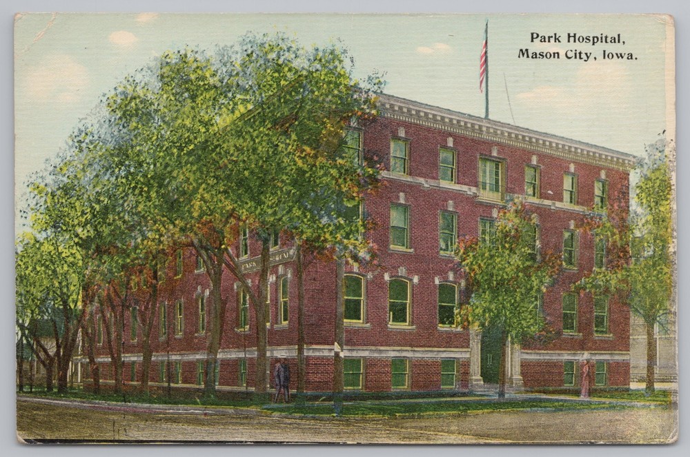 State View~Park Hospital Mason City Iowa~Vintage Postcard