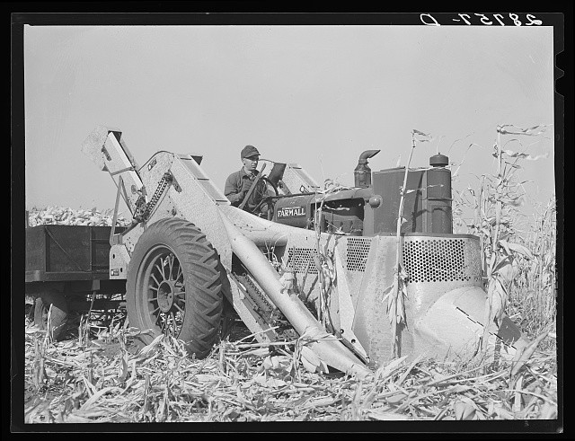 Grundy County Iowa 1939 Mechanical Corn Picker Farmall Tractor Fred Coulter