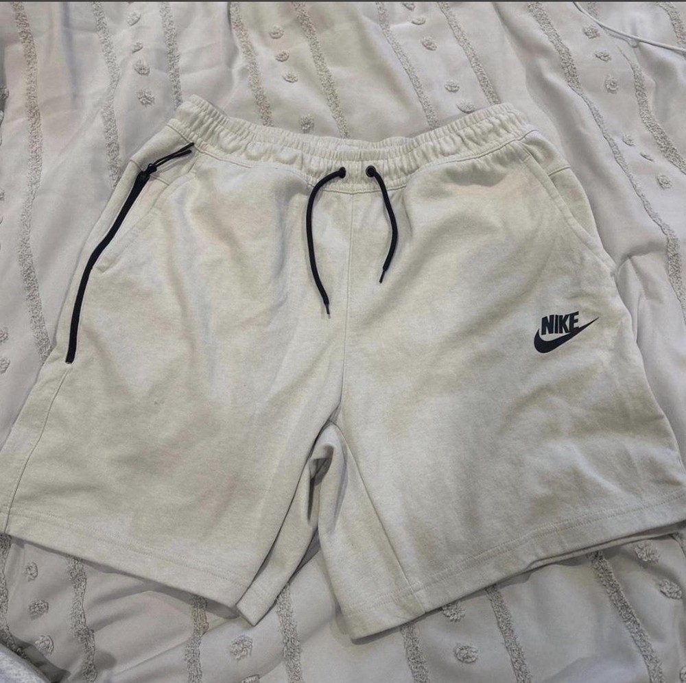 Nike tech Large white