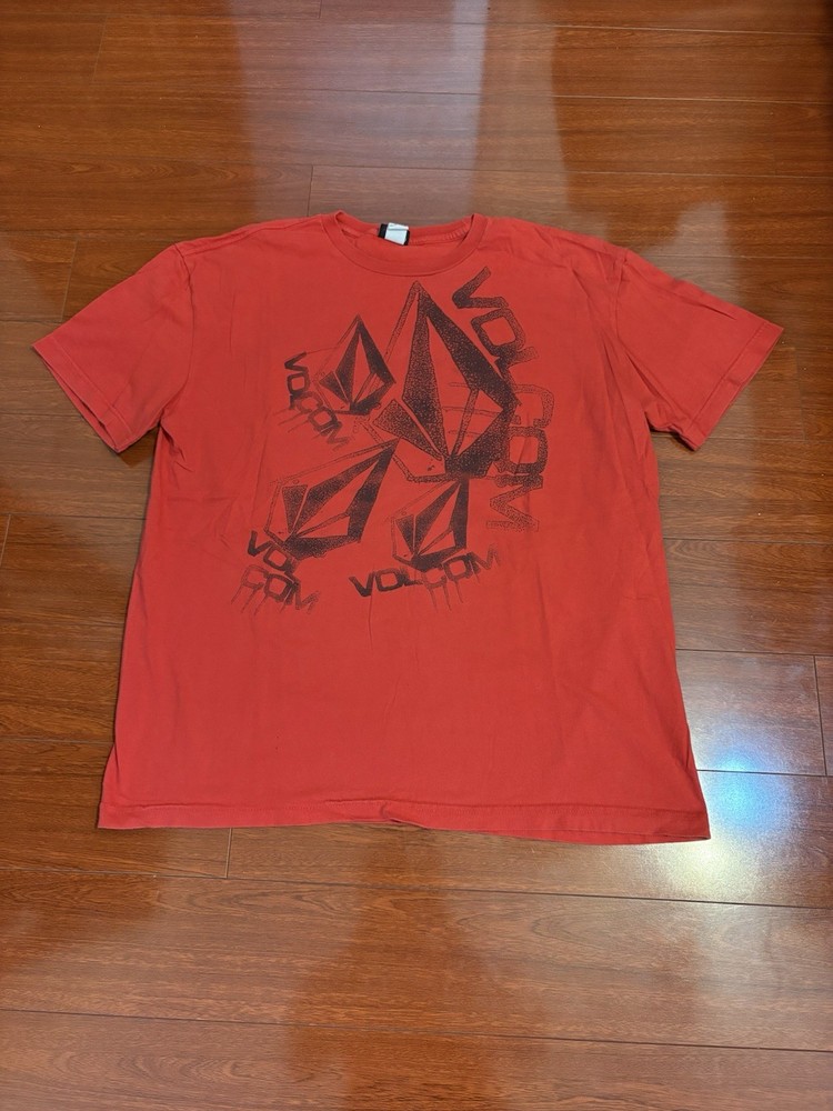Men’s Y2K Volcom Graphic Short Sleeve Red Shirt Size XL