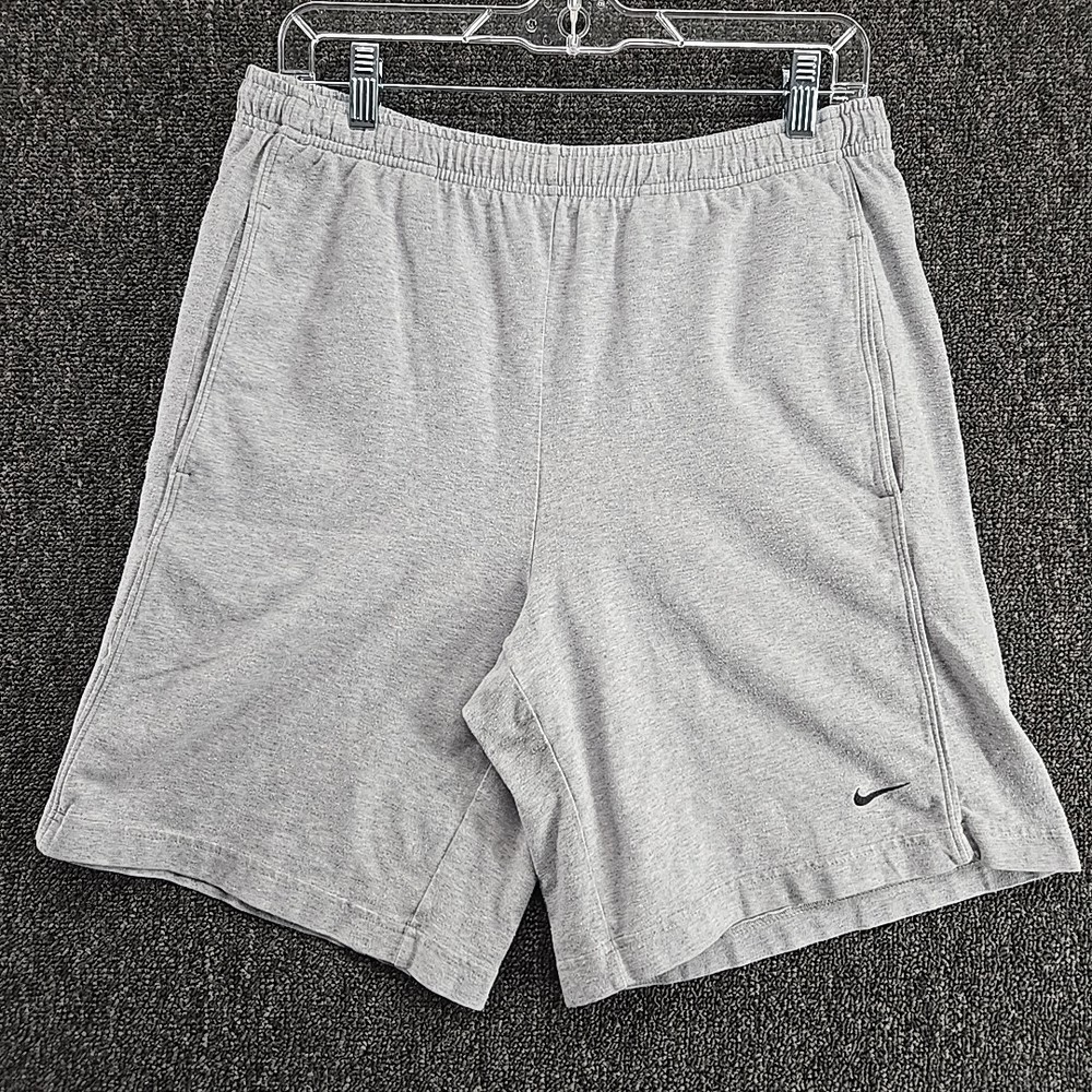 Nike Logo Shorts Mens Medium Gray Sports Gym Athleisure Workout Yoga