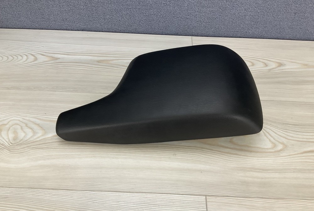 ⭐️2014-2016 Mazda 3 Center Console Lid Armrest. Black Vinyl. OEM. Free Shipping!