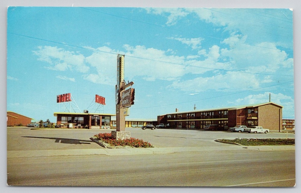 Sherwood House Motel Regina SK Vintage Postcard 1960s Roadside Americana