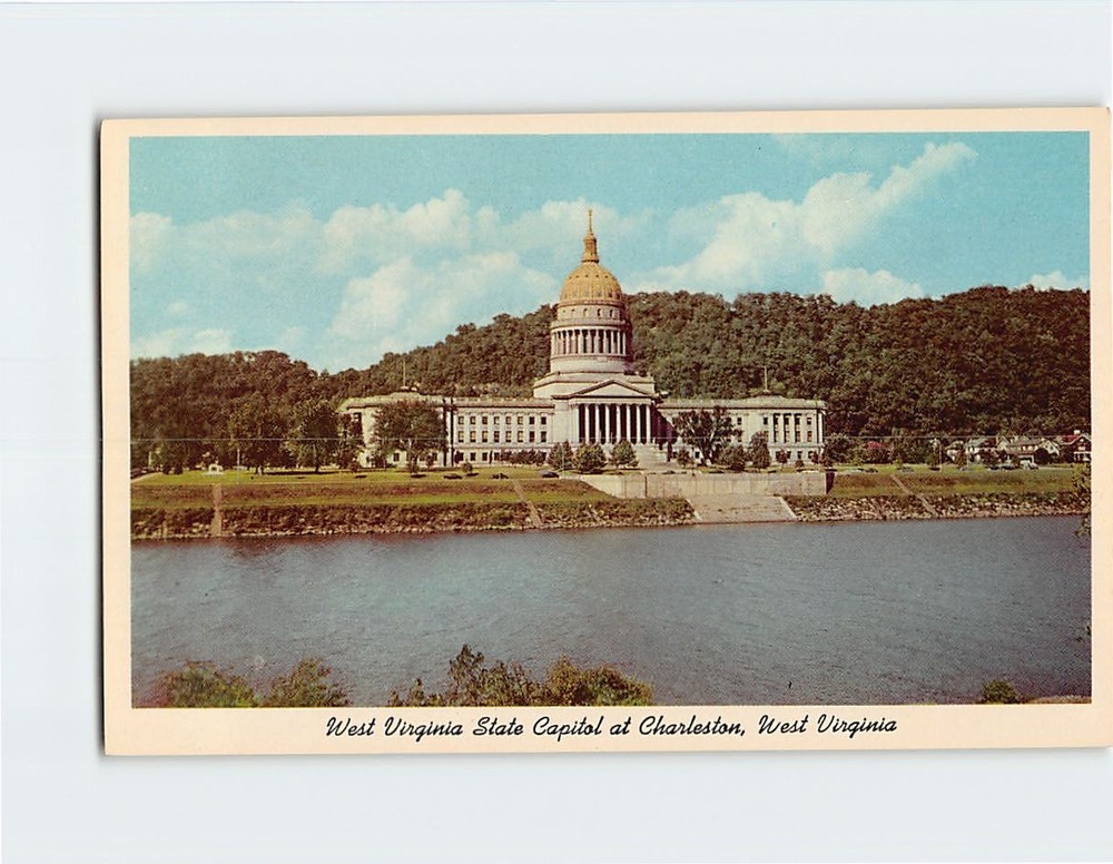 Postcard State Capitol Charleston West Virginia USA