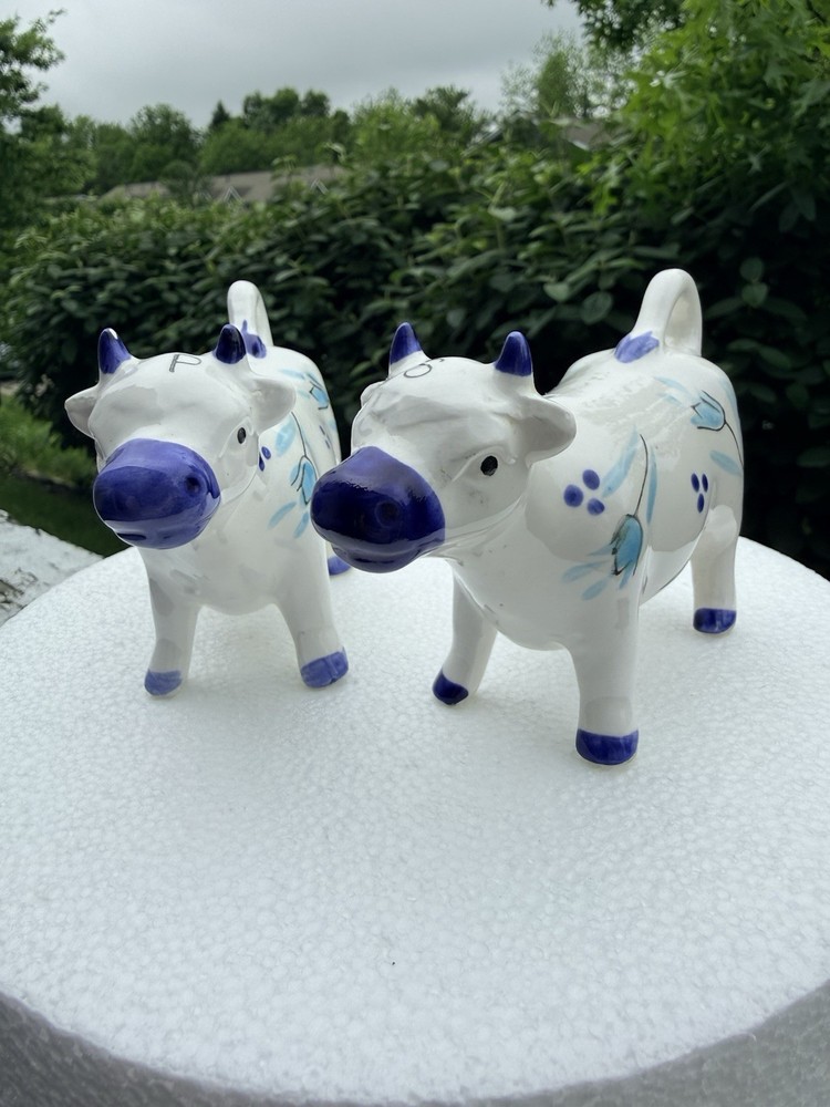 Vintage ENESCO White & Blue Dutch Floral Cow Salt & Pepper Shaker Set