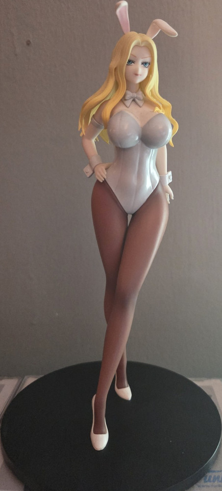 The Otaku Box Ms. Vitch Bunny Ver. 1:9 Scale Exclusive Figure Anime Fantasy
