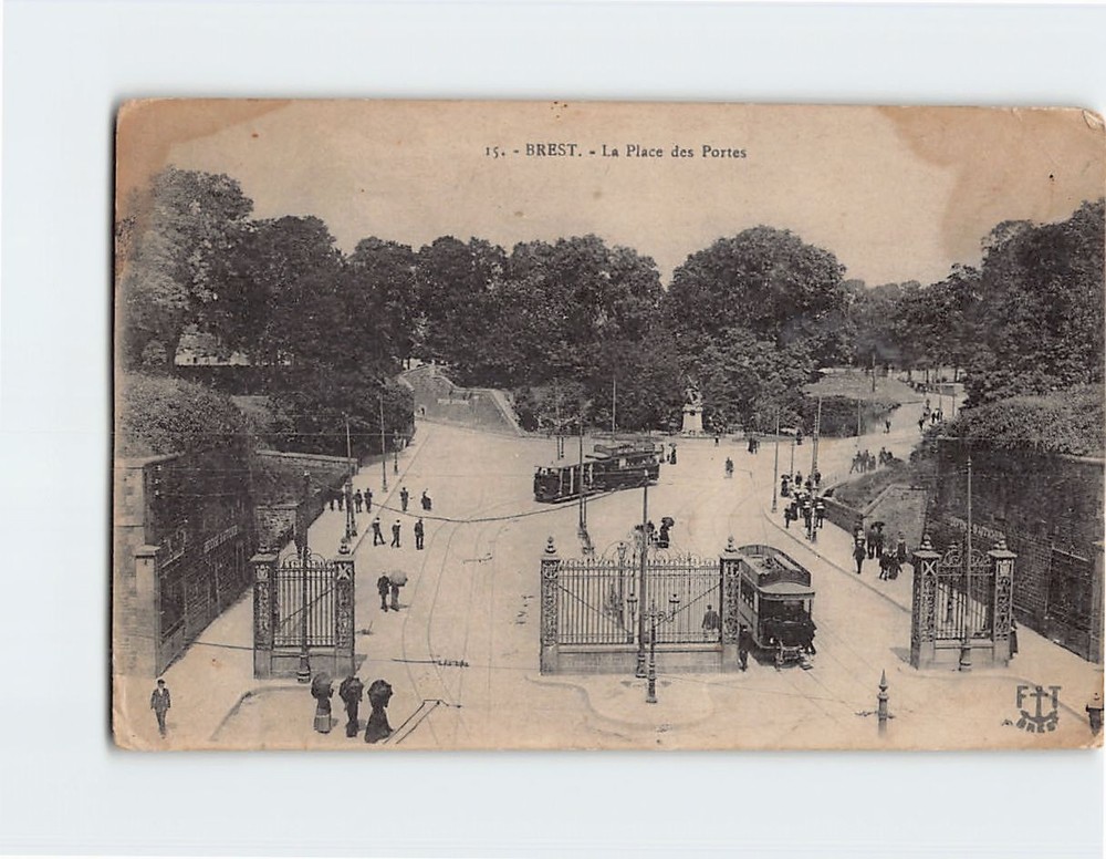 Postcard La Place des Portes Brest France