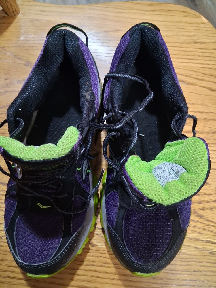 Women's Size 7 Saycony Excursion TR7 tennis Shoes Pre Owened