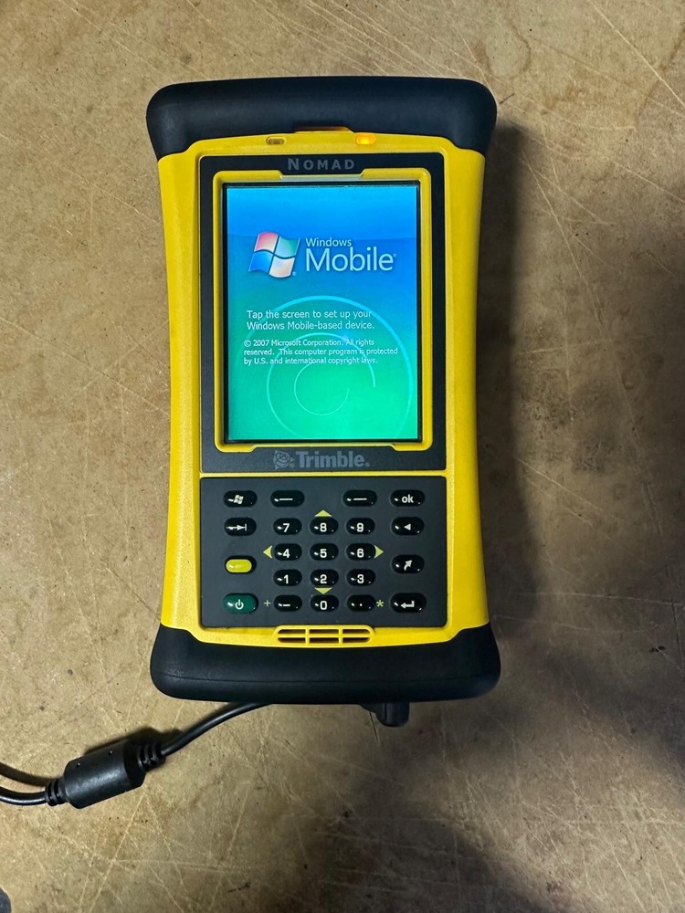 Trimble Nomad Windows 6 Bluetooth battery does hold charge No AC Adaptor includ