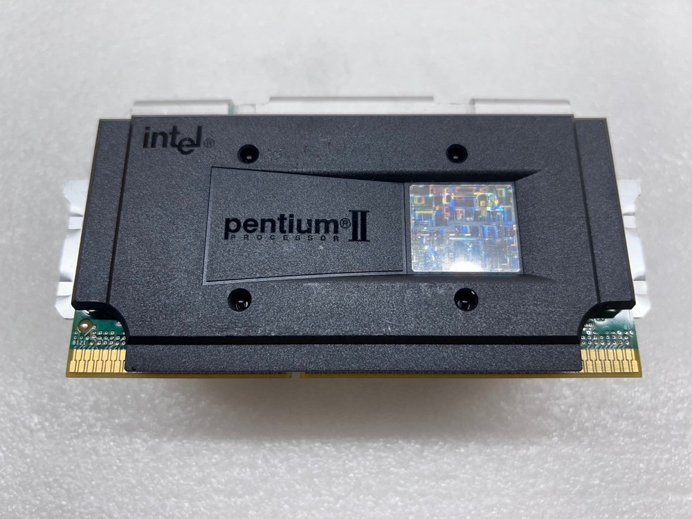 Intel Pentium 400MHz Slot 1 CPU with Heat Sink Free Shipping