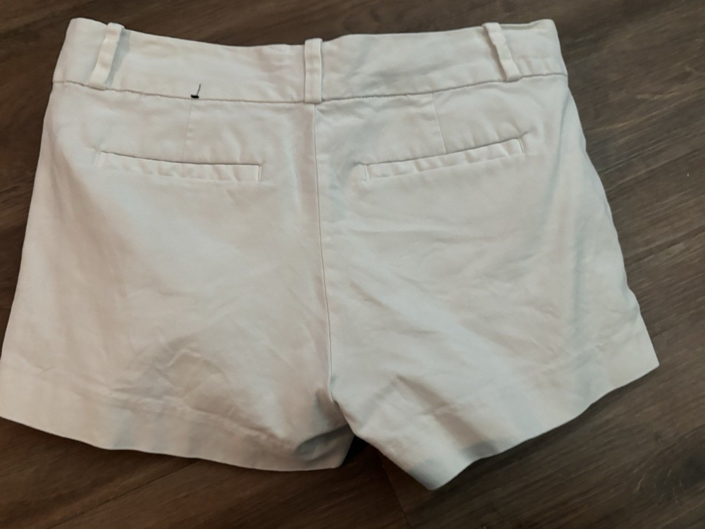 Banana Republic womens cream cotton shorts, sz. 4