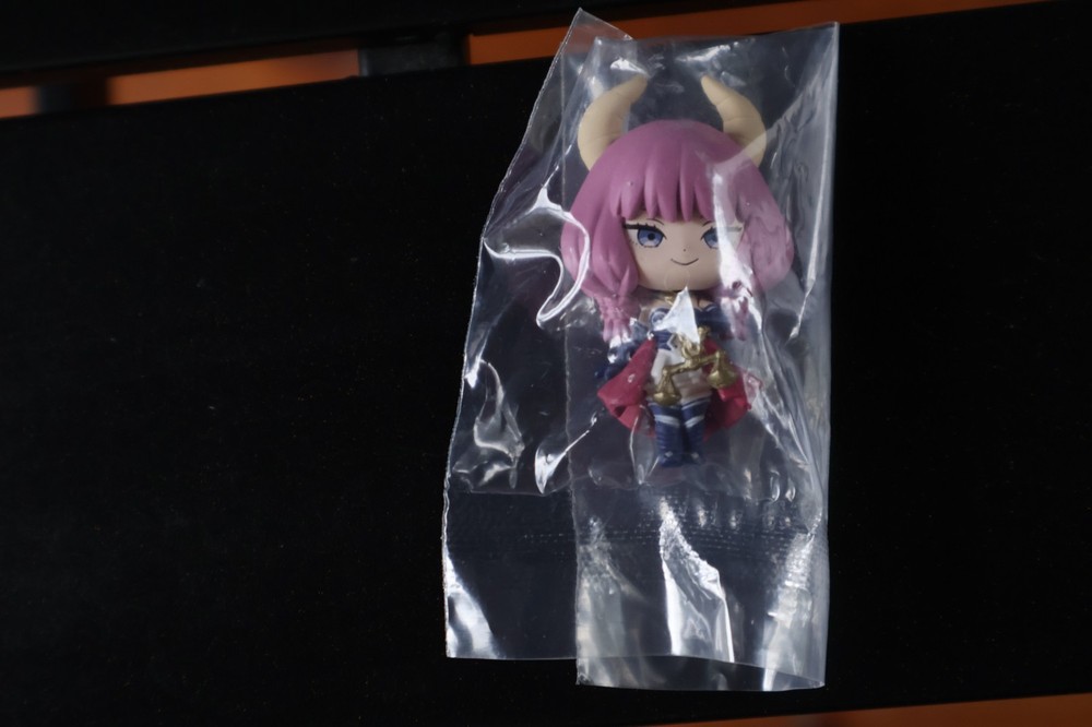 Frieren: Beyond Journey’s End – Aura the Guillotine Chibi Mini Figure Japan