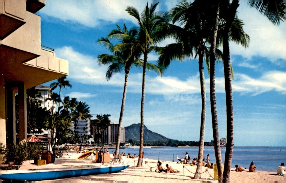 Waikiki Beach, Hawaii - View towards Diamond Head Postcard