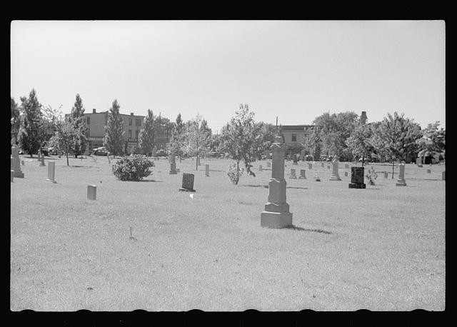 City Graveyard,Minneapolis,Minnesota,MN,September 1939,John Vachon,FSA,1