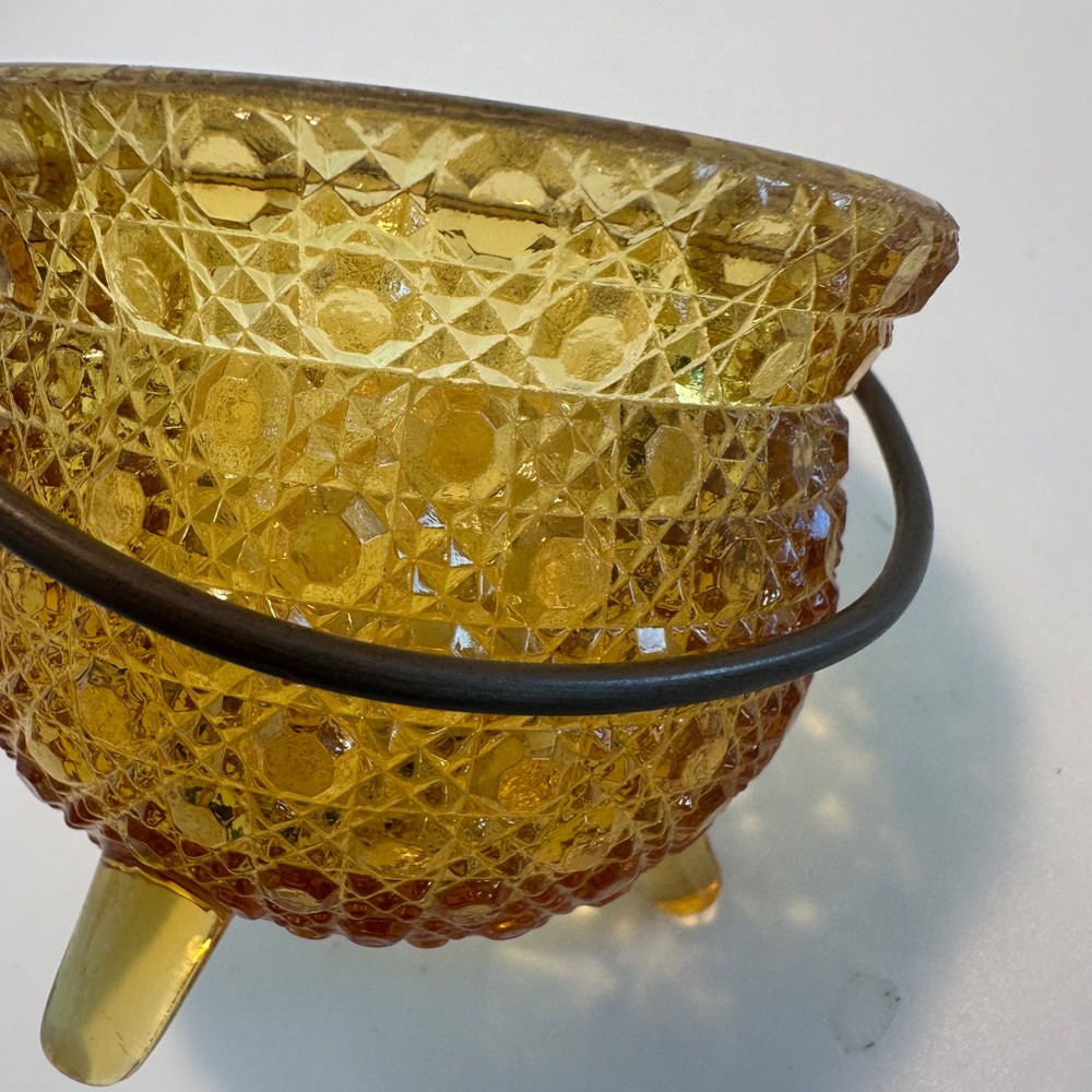Amber Button And Daisy Caldron Toothpick Holder With Handle
