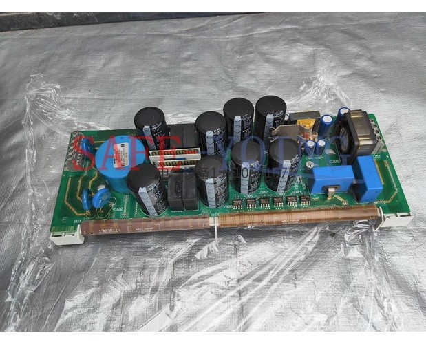 1PCS LENZE Frequency converter 9326LP.5C *yt