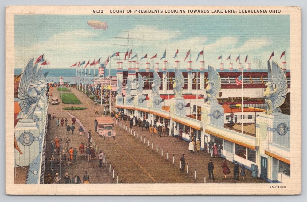 Vintage 1937 Cleveland Ohio Court of Presidents Lake Erie Linen Postcard