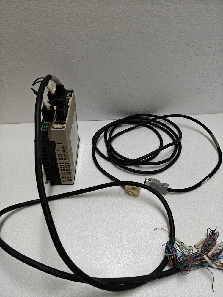 Omron Ac Servo Driver R88D-Gt04H 400W Omron Corporation Free/Fast Delivery