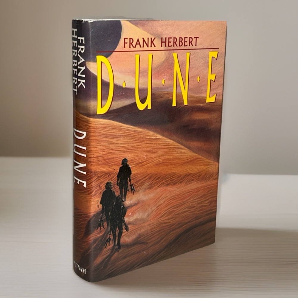 Dune ~ Frank Herbert ~ Harcover ~ Dust Jacket ~ *LIKE NEW* ~First Putnam Edition