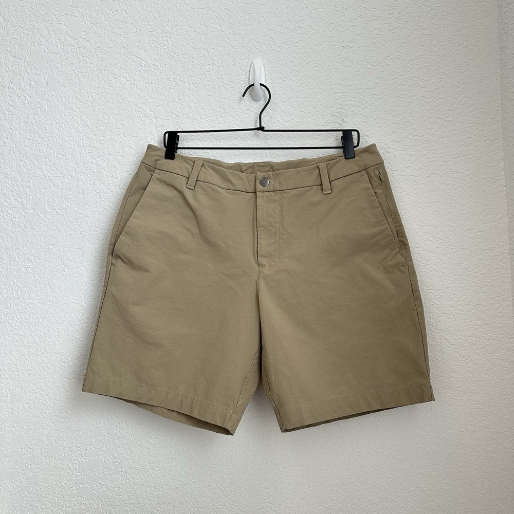 Lululemon Commission Shorts Men's Size 34 Beige Khaki Chino Golf Casual Stretch