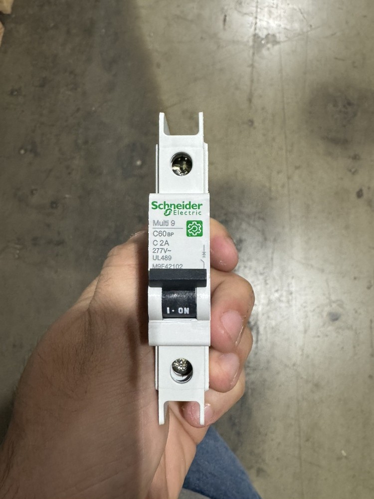 New Schneider circuit breaker 1 pole 2 amp C multi 9 square D M9F42102 (UL489)