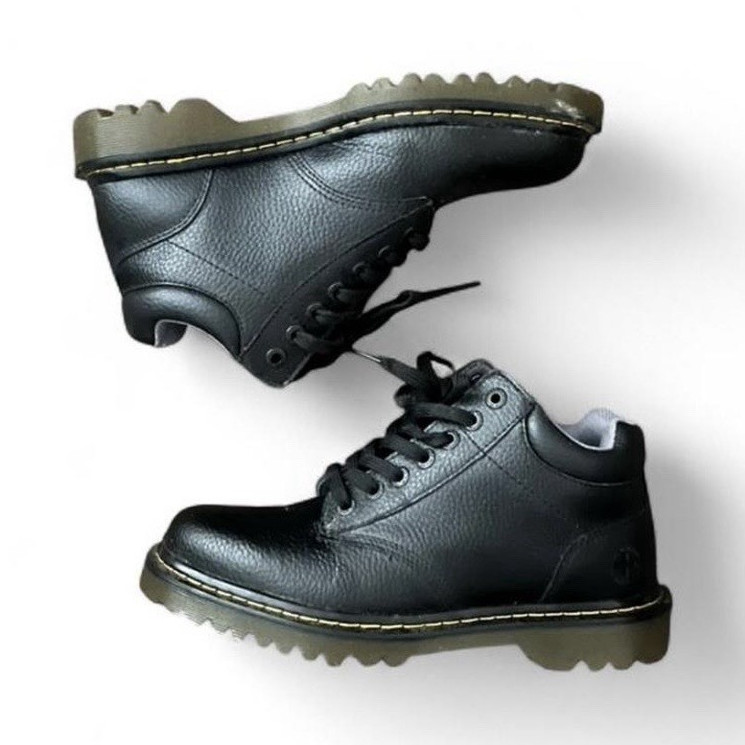 Dr. Martens Black Leather Men's Sneaker Lace Up Comfort Casual Shoes Size 9