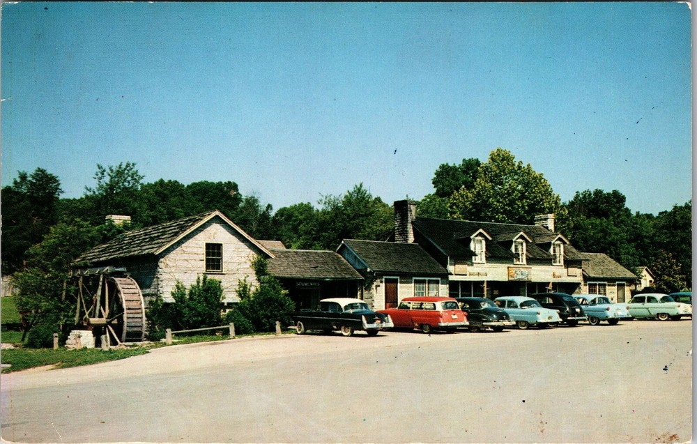 Renfro Valley KY-Kentucky, Renfro Valley Lodge, Vintage Postcard