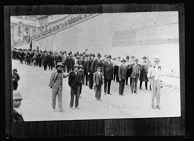 Photo:La Paz Bolivia Armistice Day Parade 1919 Crowd Marchers