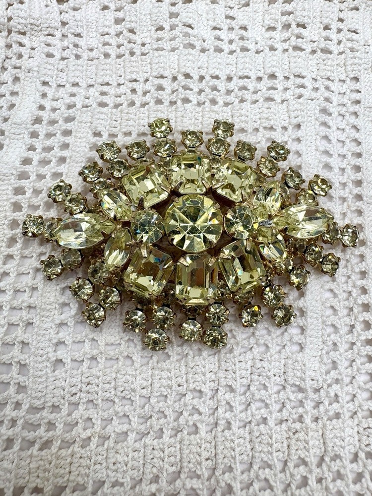 Vintage Juliana D&E AB Pale Canary Yellow Rhinestone Crystal Brooch