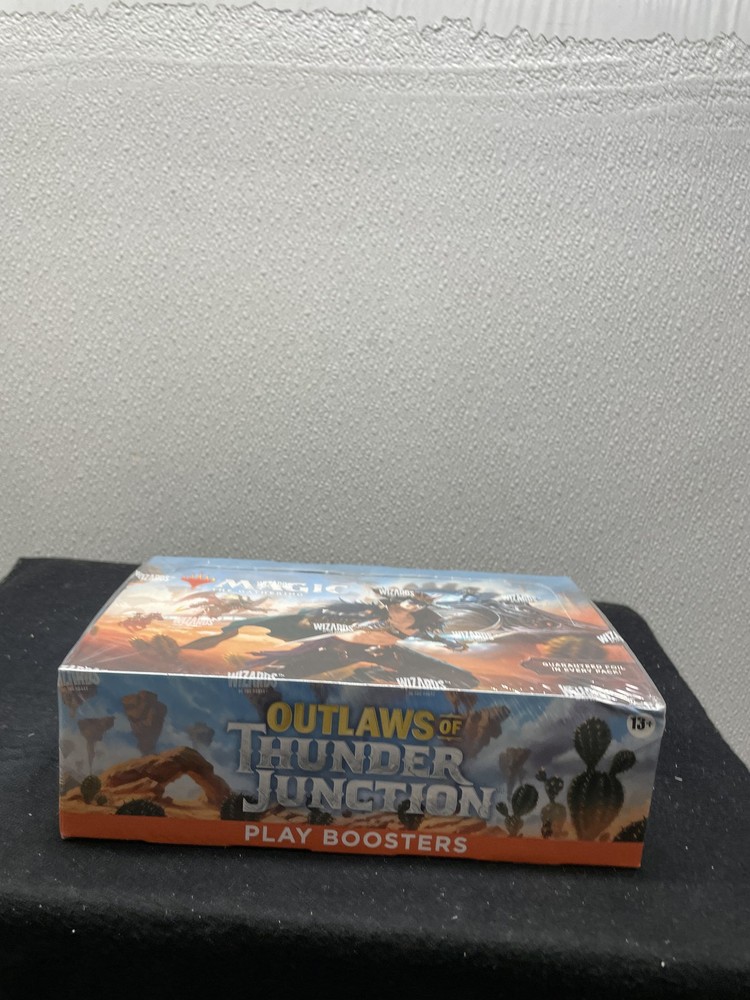 Magic The Gathering MTG: Outlaws of Thunder Junction - Play Booster Display