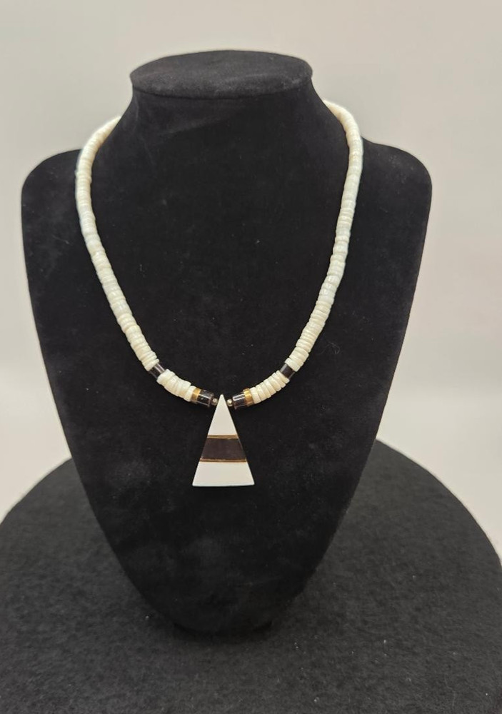 Vintage Black And White Heishi Shell Inlaid Triangular Tab Pendant Necklace