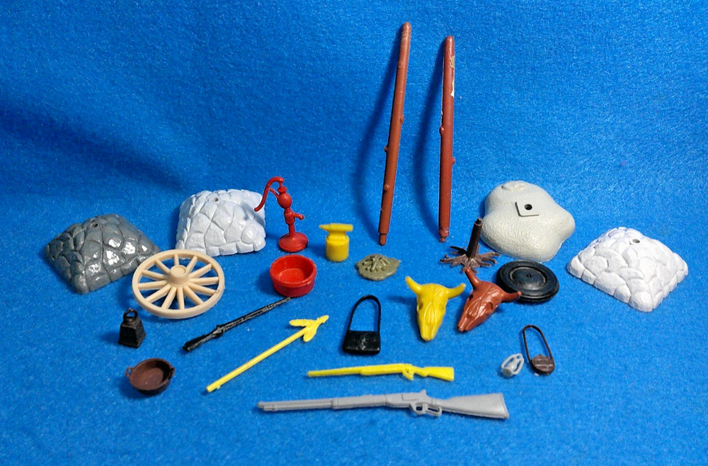 Marx original playset weapons, accessories flag poles+ wagon parts