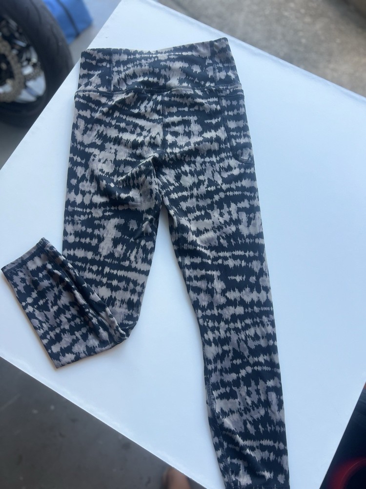 Under Armour Women's Capri Leggings Size S