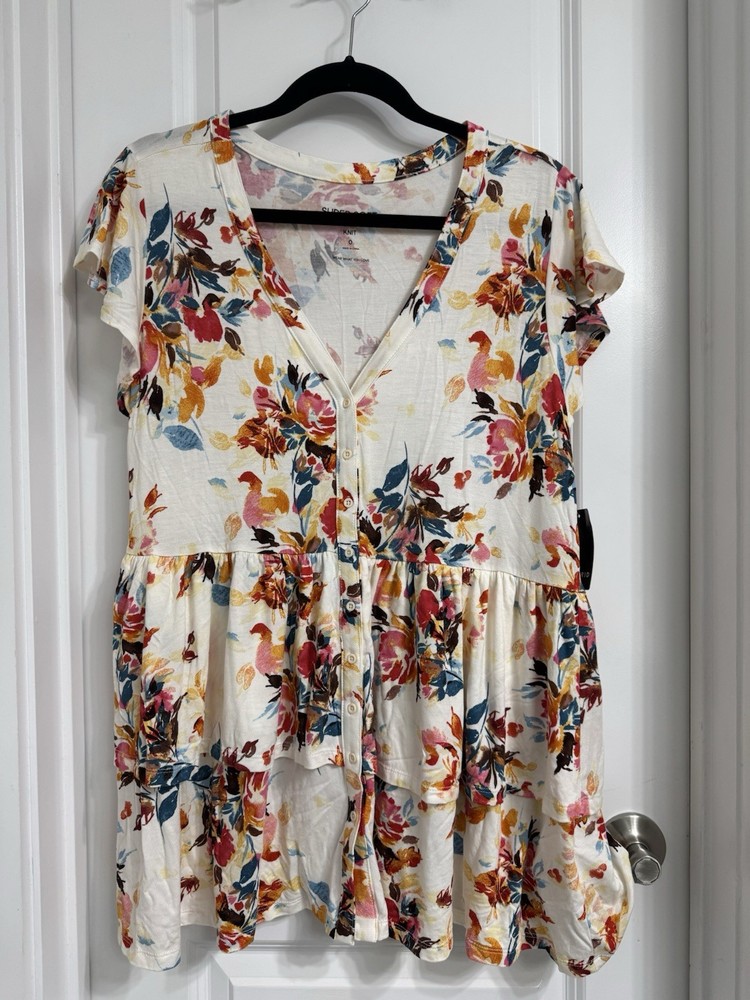 Torrid Super Soft Knit Women’s Floral  Shirt Size 0, New With Tag