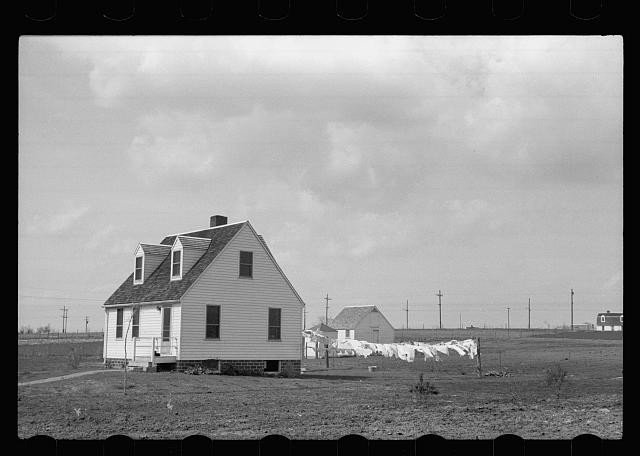 Photo:1930s Farmhouse Rural House Laundry Clothesline Field