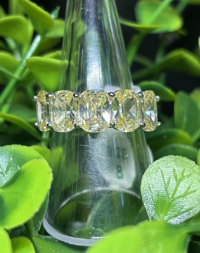 Bomb Party Ring 💍 Size 8 🍋🍋Original Collection