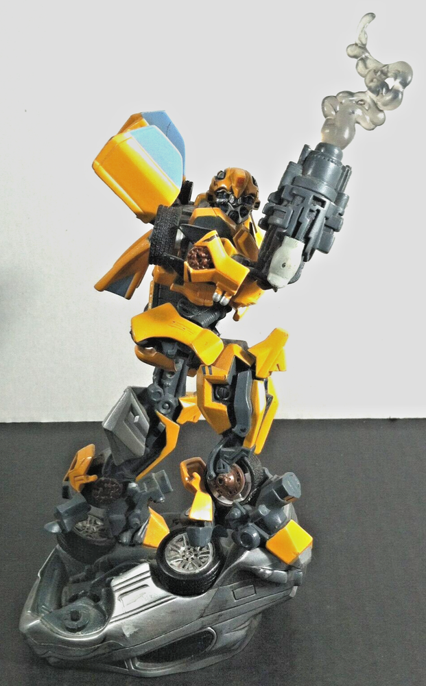 Hasbro 9” Transformers Bumblebee Statue Unleashed Movie Version Figure 2006