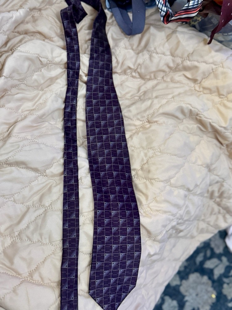 Bill Blass Men's Silk Tie Purple Blue Geometric Designer Pattern Neckwear