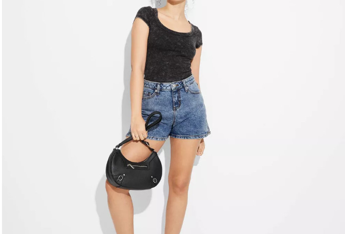 Women's Super High Rise Cut Off Jean Shorts  Wild Fable Medium Wash SIZE 12