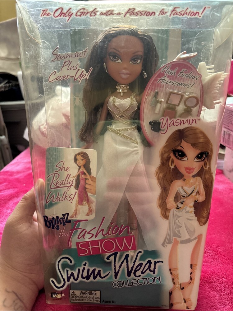 Yasmin Bratz Fashion Show Swimwear Collection Damaged Box