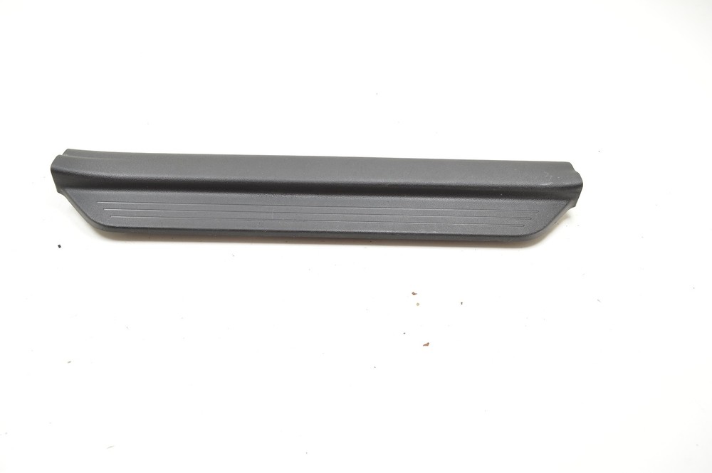 11 2011-2014 Hyundai Sonata Front Sill Plate Used Oem (85881-3q000-ry) Rh