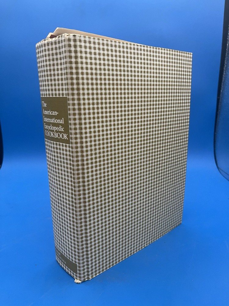 The American International Encyclopedia Cookbook 1972 Anne London Hardback VTG