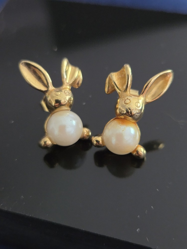 Vintage AVON Earrings Holiday  Gold Tone Rhinestone Easter Bunny Pearl Pierced