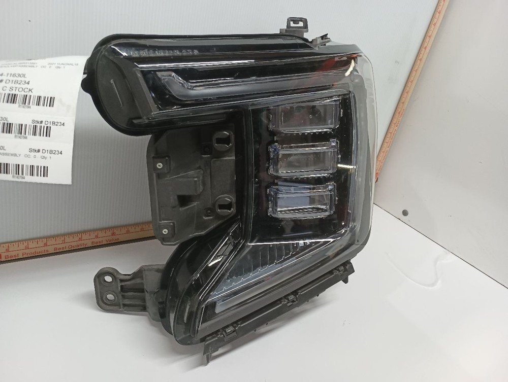 2021 GMC Yukon XL 1500 Driver Side Headlight Assembly 11427044