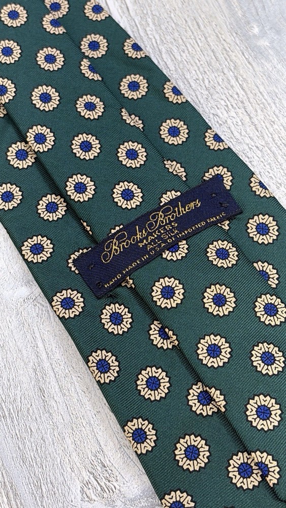 Brooks Brothers Makers NeckTie Green w/ Blue Floral Medallion USA Made 3.75 X 57