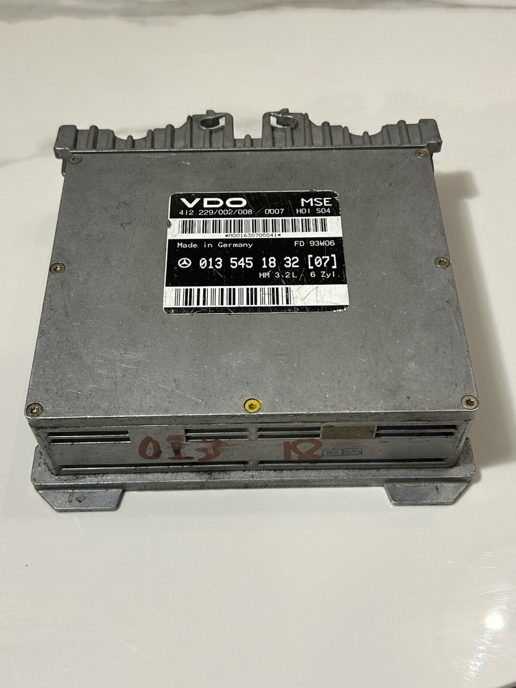 Mercedes Benz Engine control unit ECU 0135451832 OEM TESTED