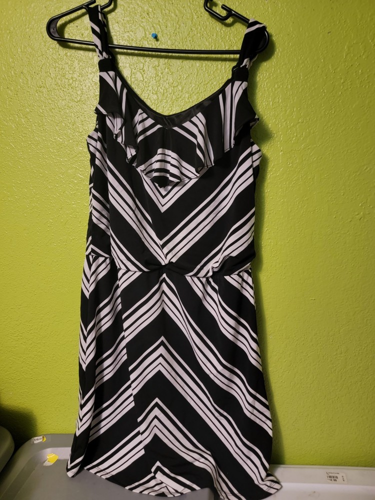 Womens Black White Patterned WHITE HOUSE BLACK MARKET Sleeveless Dress Medium